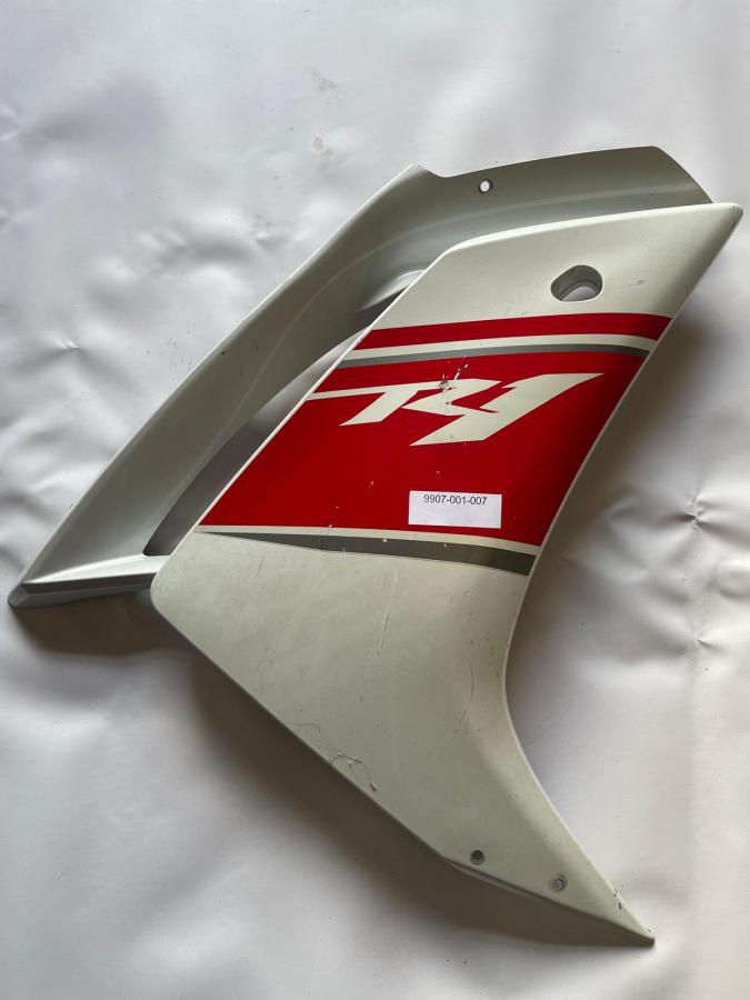 Carenado derecho R1 2007-2008 YZF lateral