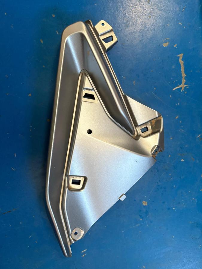 Lateral derecho Forza 300 Honda protector