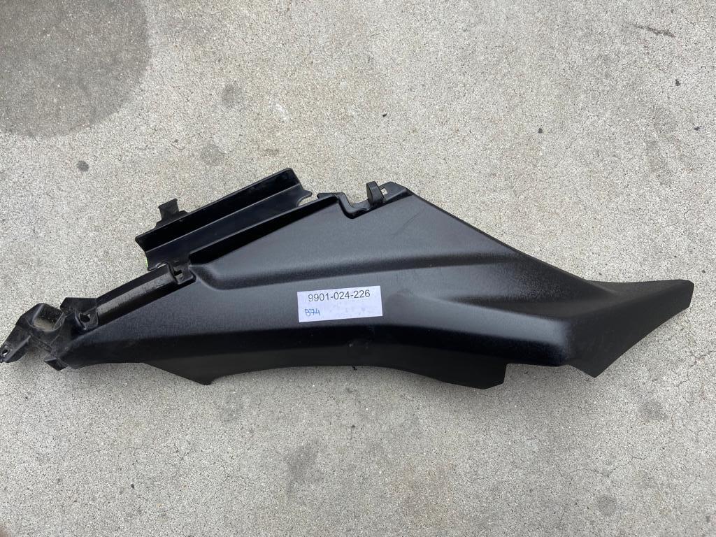 Lateral piloto trasero Xmax 125 300 400 2017-2022