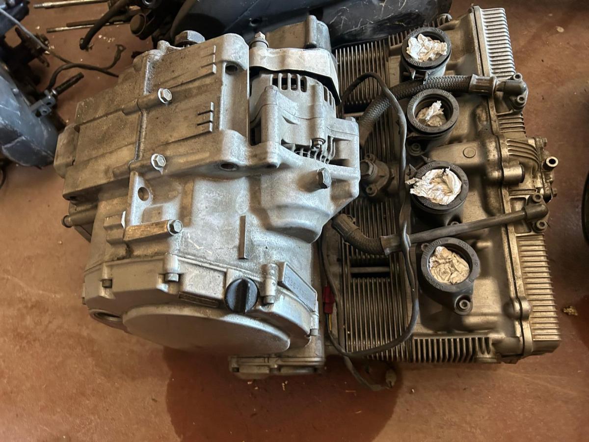 Motor GSXF 750 codigo R736