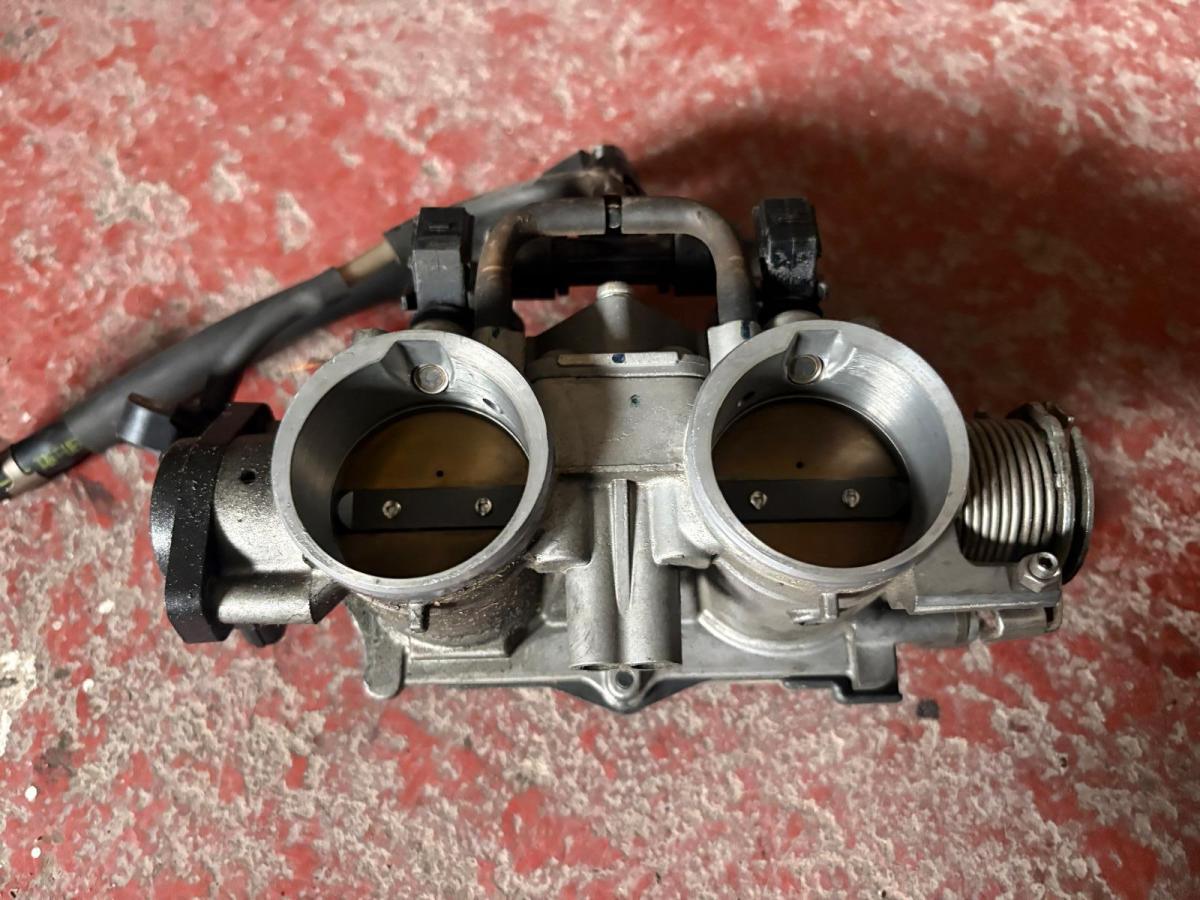 Cuerpo admision Africa Twin 1000 CRF Honda