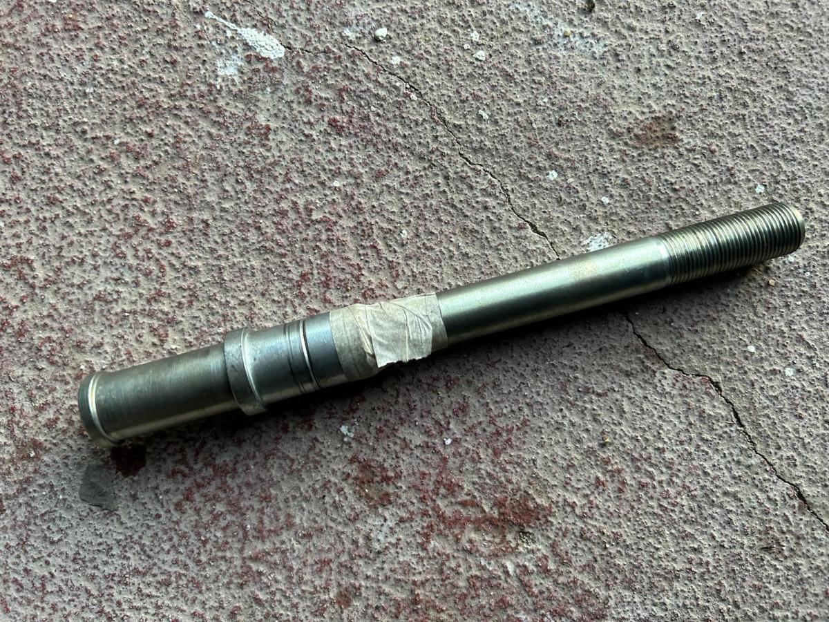 Eje delantero TRK 502 Benelli