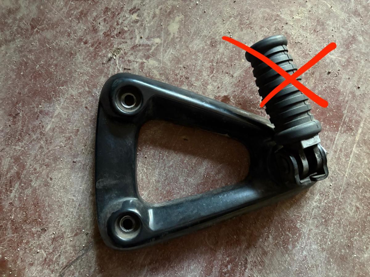 Soporte izquierdo Speedmaster estribera trasero