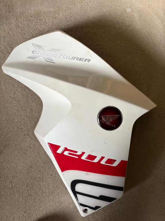 Lateral izquierdo Crosstourer 1200 carenado