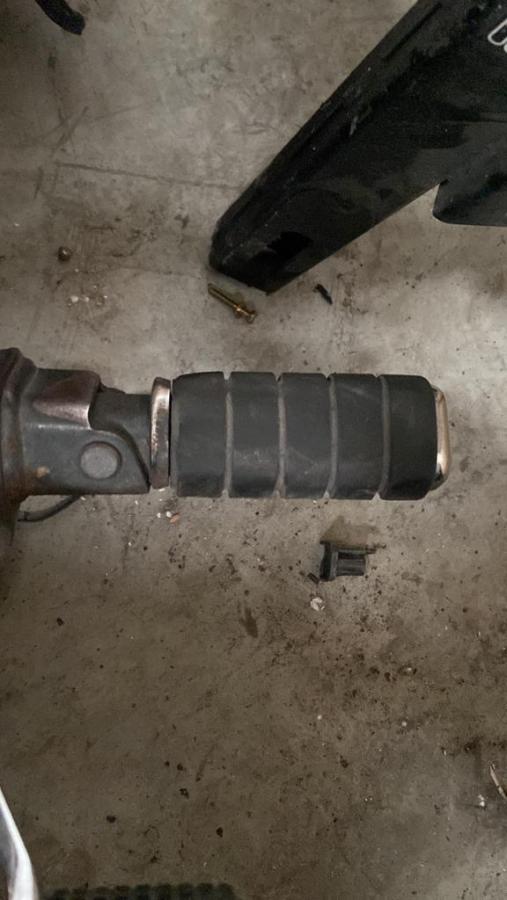 Reposapie delantero izquierdo Honda Shadow 750 MotoRecuperados
