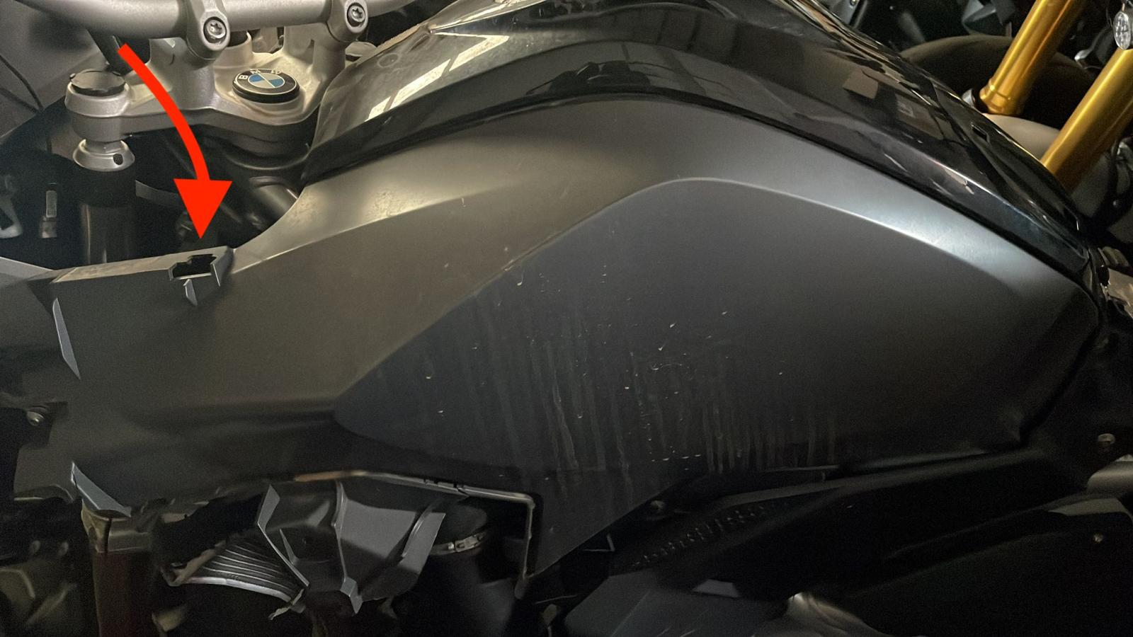 Lateral izquierdo R 1250 GS 2018-2021 DESPERFECTO