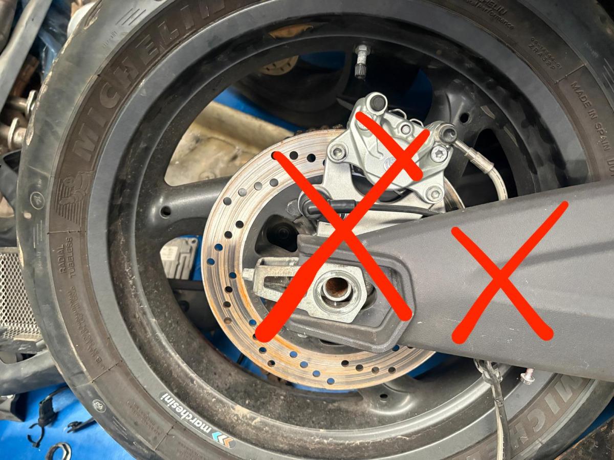 Llanta trasera Monster 696 Ducati SIN DISCO