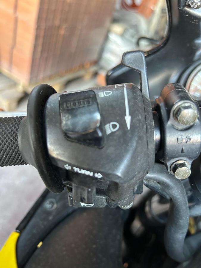 Piña izquierda CBR 600 F4 1999-2000 conmutador