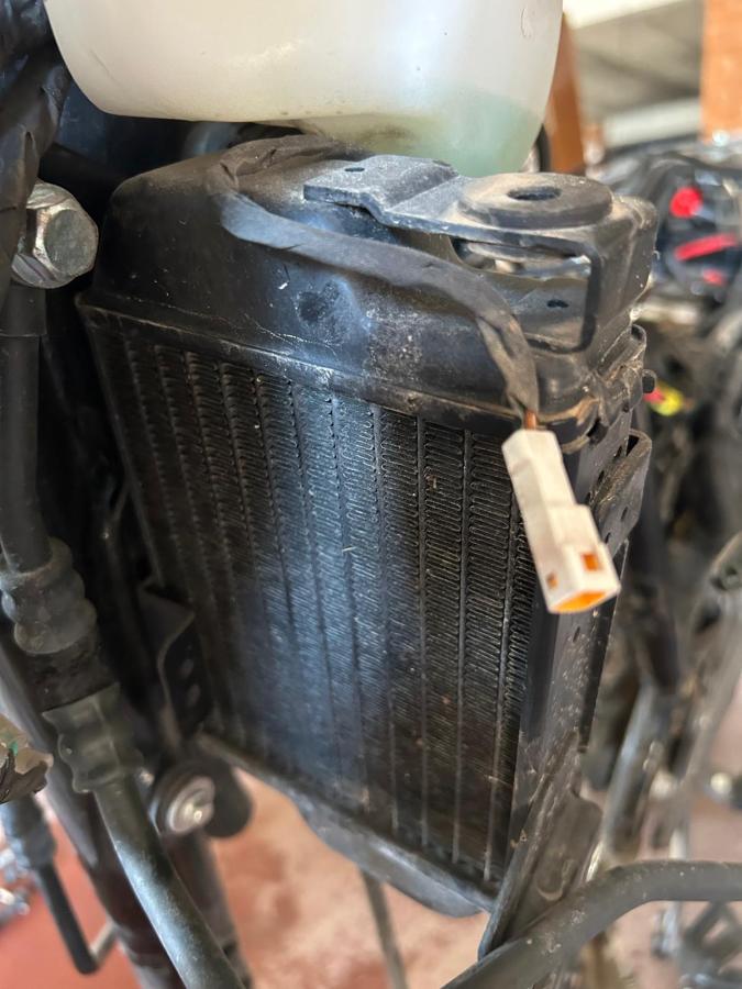 Radiador izquierdo R 310 Zontes
