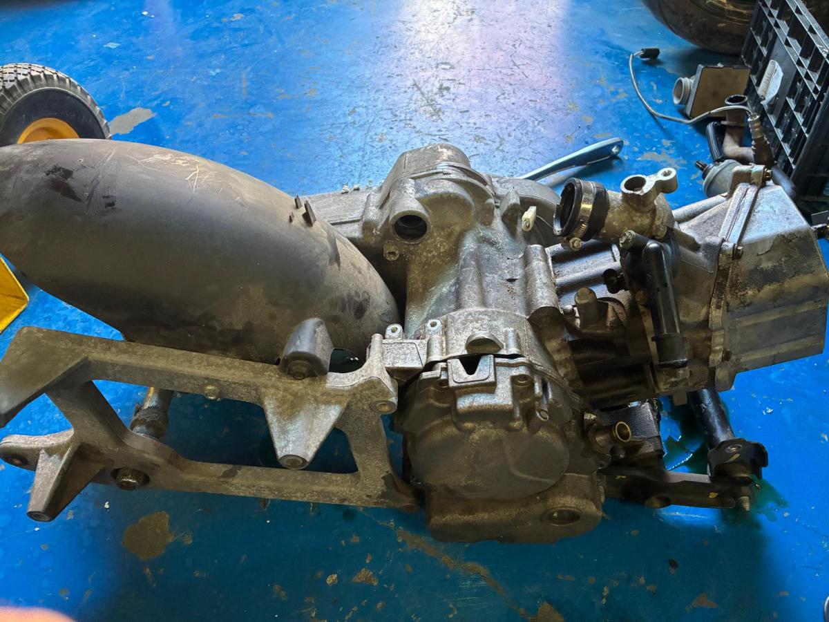 Motor Peugeot Satelis 125