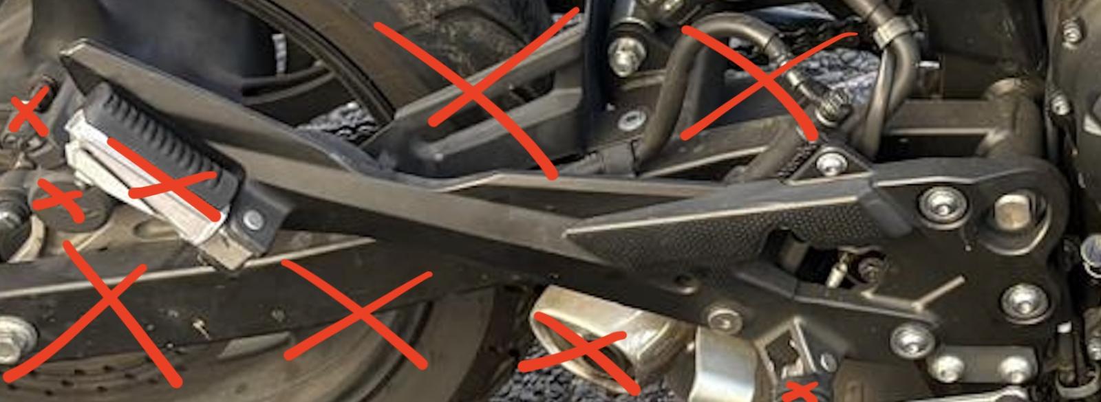 Soporte estribera XJ6 600 2013 derecho