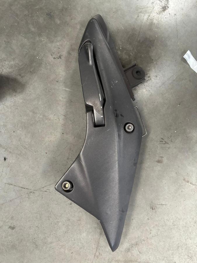 Soporte estribera trasera derecha Honda Silverwing 400