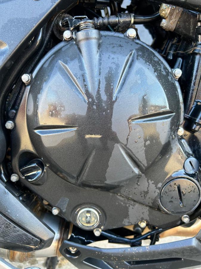 Tapa embrague Versys 650 2024