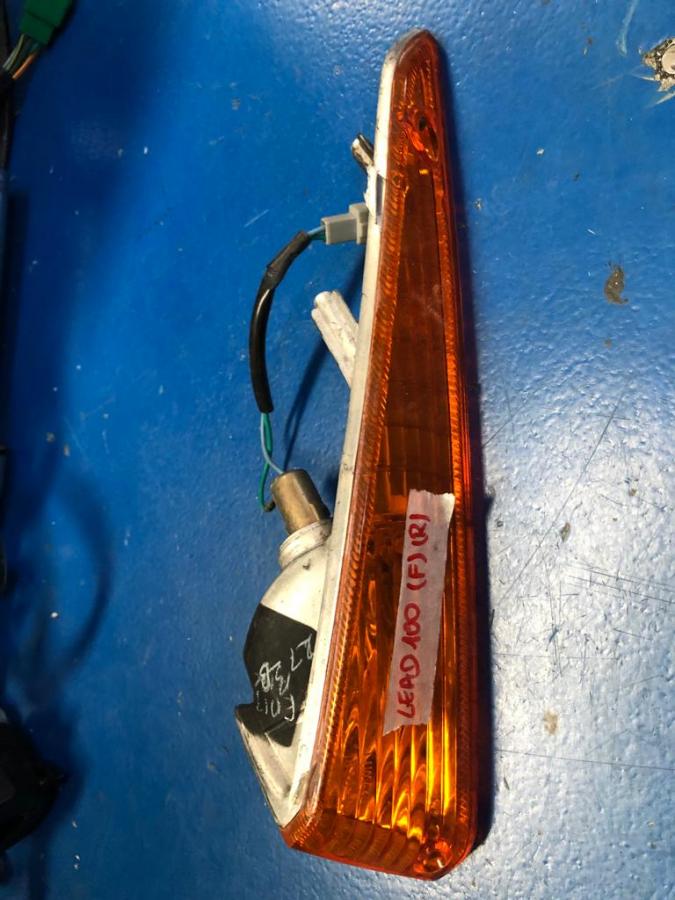 Intermitente delantero derecho Honda Lead 100 SCV 2003-2007